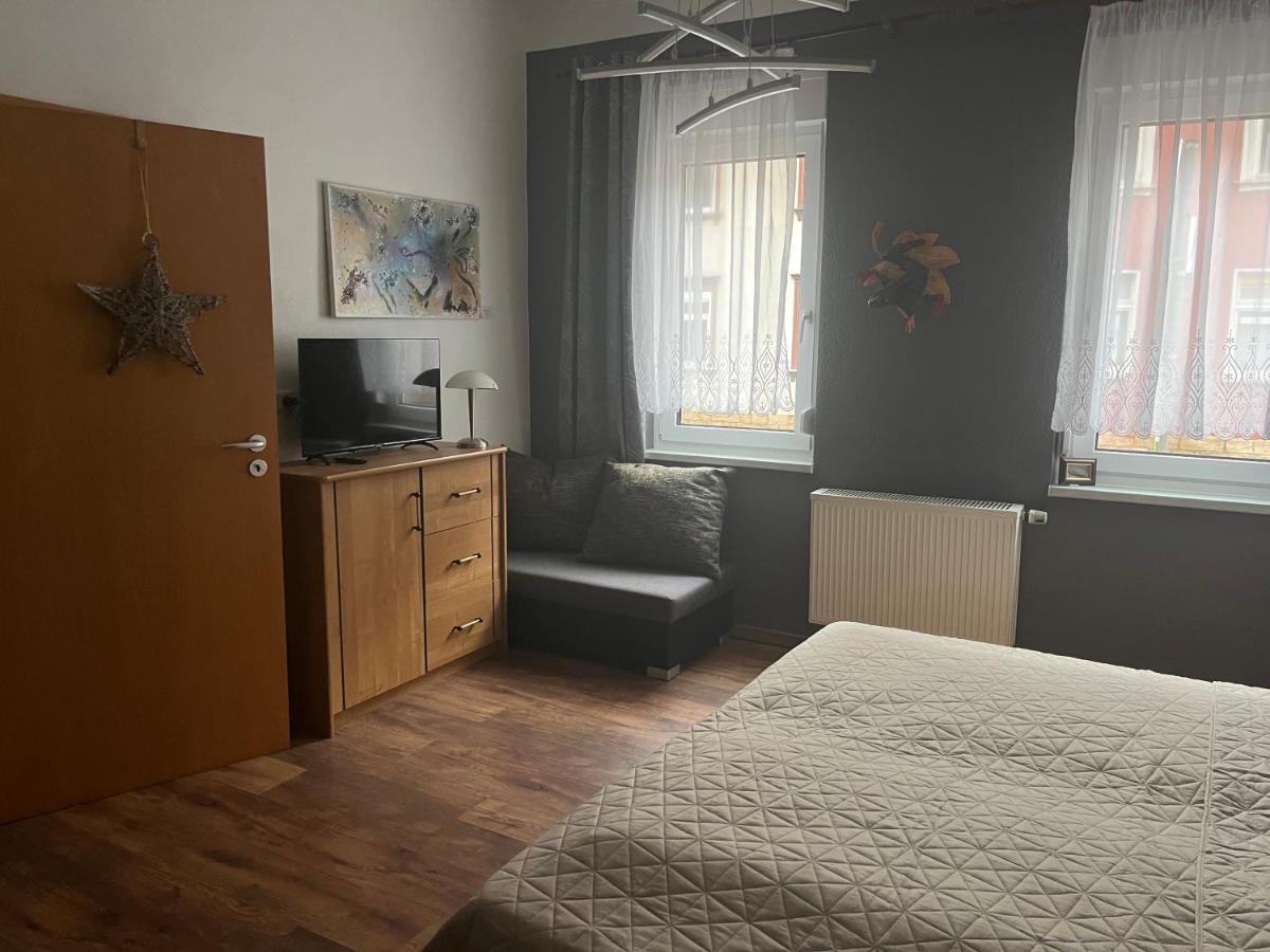 Delux Ferienwohnung Kunstgalerie Und Ilmradweg Kranichfeld Ngoại thất bức ảnh