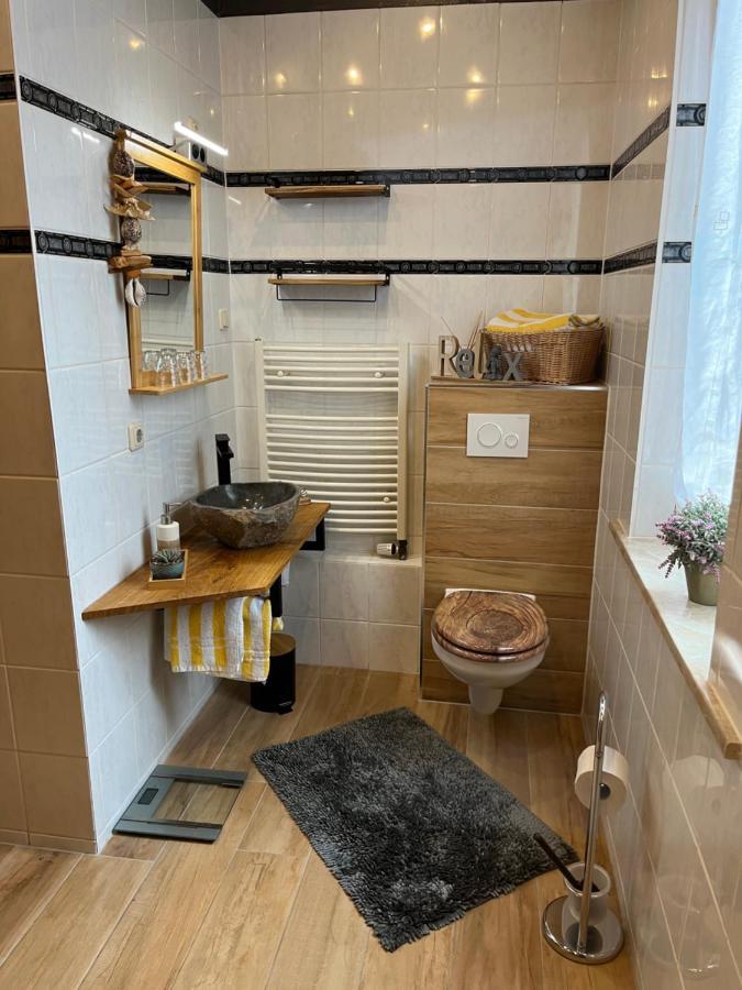Delux Ferienwohnung Kunstgalerie Und Ilmradweg Kranichfeld Ngoại thất bức ảnh